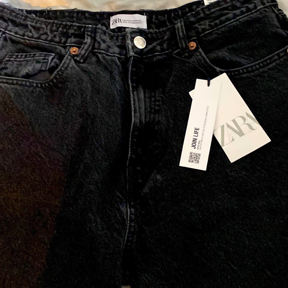 Never worn Zara black Mom fit jeans!